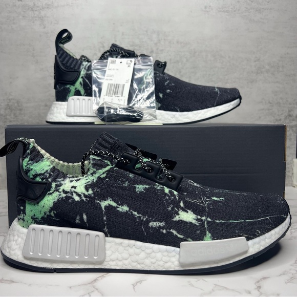Adidas NMD R1 Primeknit - Picture 11 of 16
